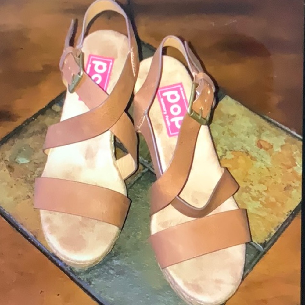 Pop brand wedges
